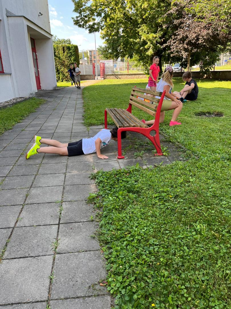 Branný závod